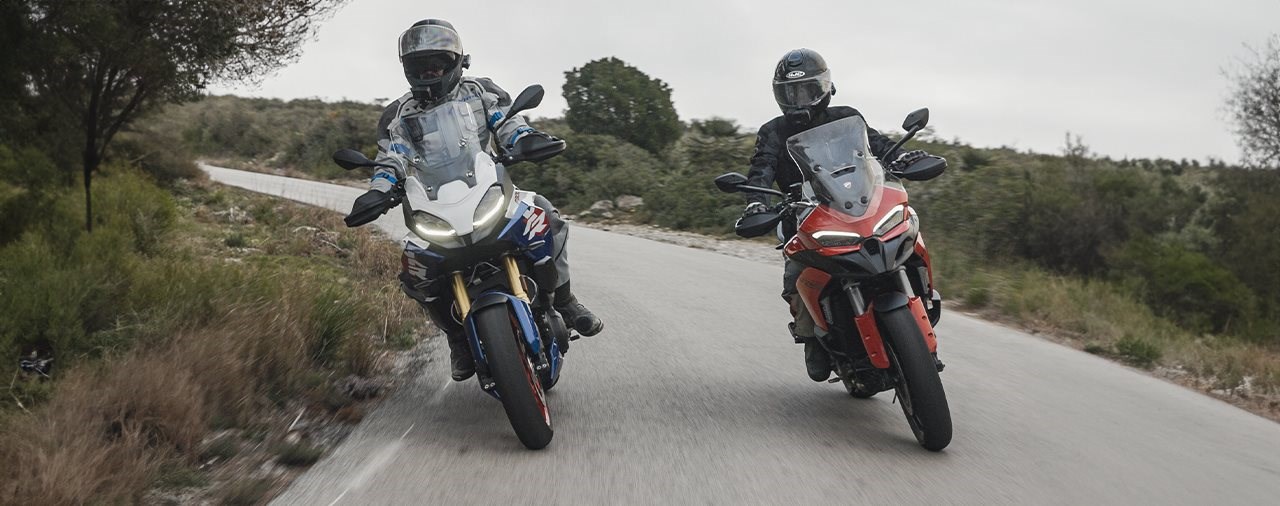 Ducati Multistrada V2 S vs. BMW F 900 XR Test & Vergleich