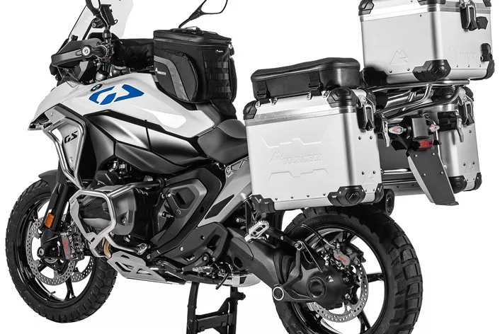 Touratech predstavlja proširenu ponudu hard luggage rešenja, posebno namenjenih vozačima BMW R 1300 GS. Sa 36 različitih konfiguracija, prema proizvođaču, po prvi put je moguće prilagoditi aluminijumski kofer tačno prema individualnim potrebama za putovanja i korišćenje.