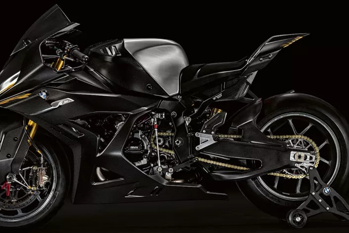 Bavarci predstavljaju na legendarnom Concorso d'Eleganza Villa d'Este zadivljujući konceptni motocikl, koji najavljuje sledeću generaciju RR modela – i to u savršenom trenutku.