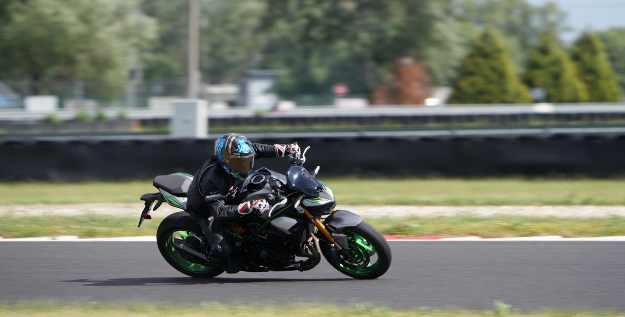 Rennstreckenbericht Kawasaki Z900SE 2025
