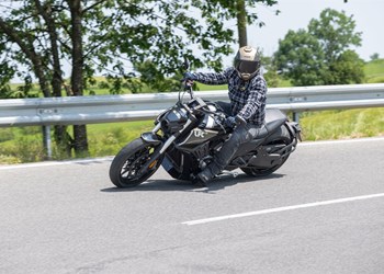 Benda LFC 700 Test: Der verrückteste Cruiser mit 310er Reifen