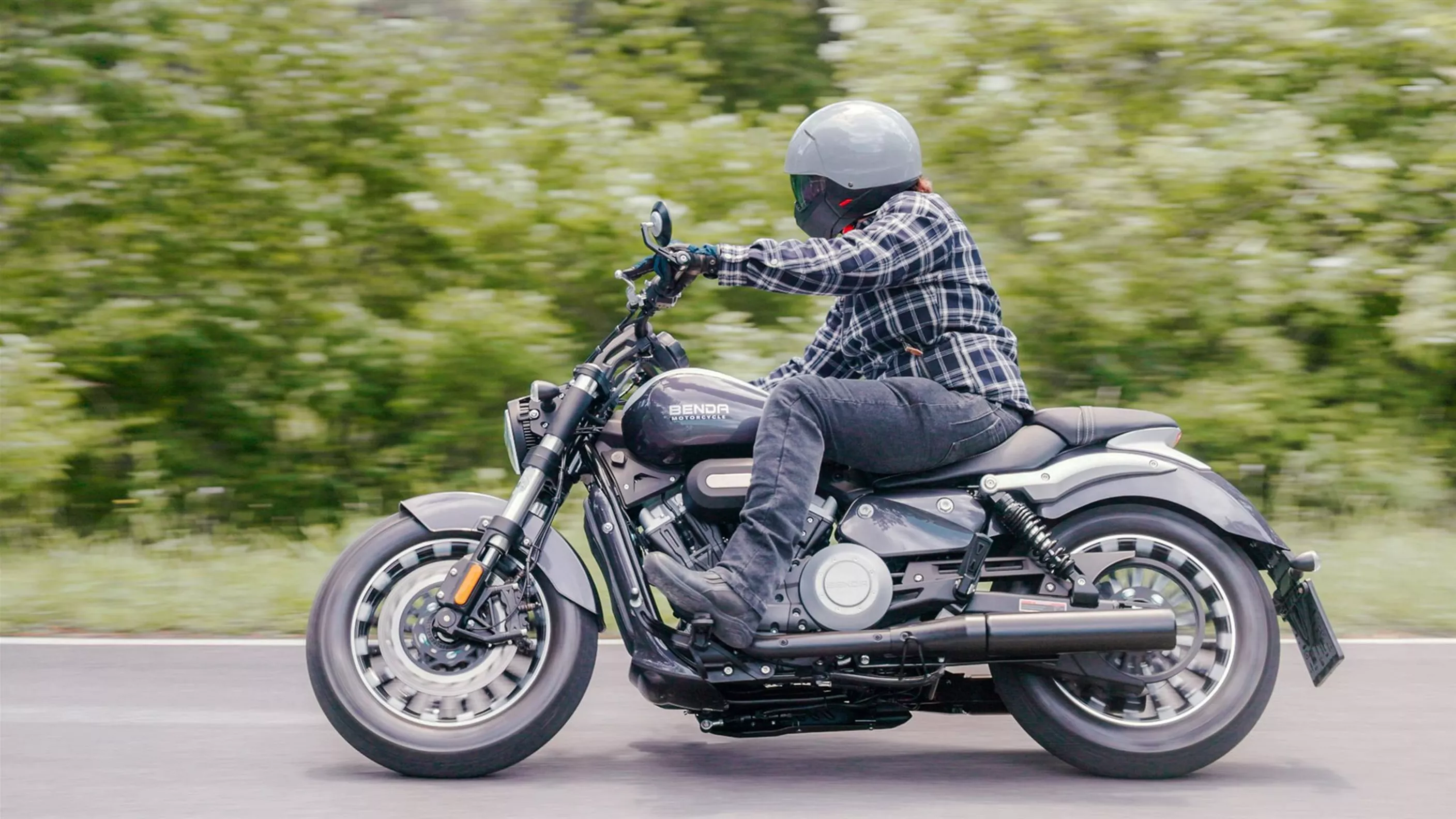 Benda Rock 125 im Test: Cruiser mit V2-Power für Einsteiger Benda Rock 125 im Test: Cruiser mit V2-Power für Einsteiger