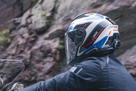 Cardo SC EDGE: Neues Intercom für Schuberth-Helme