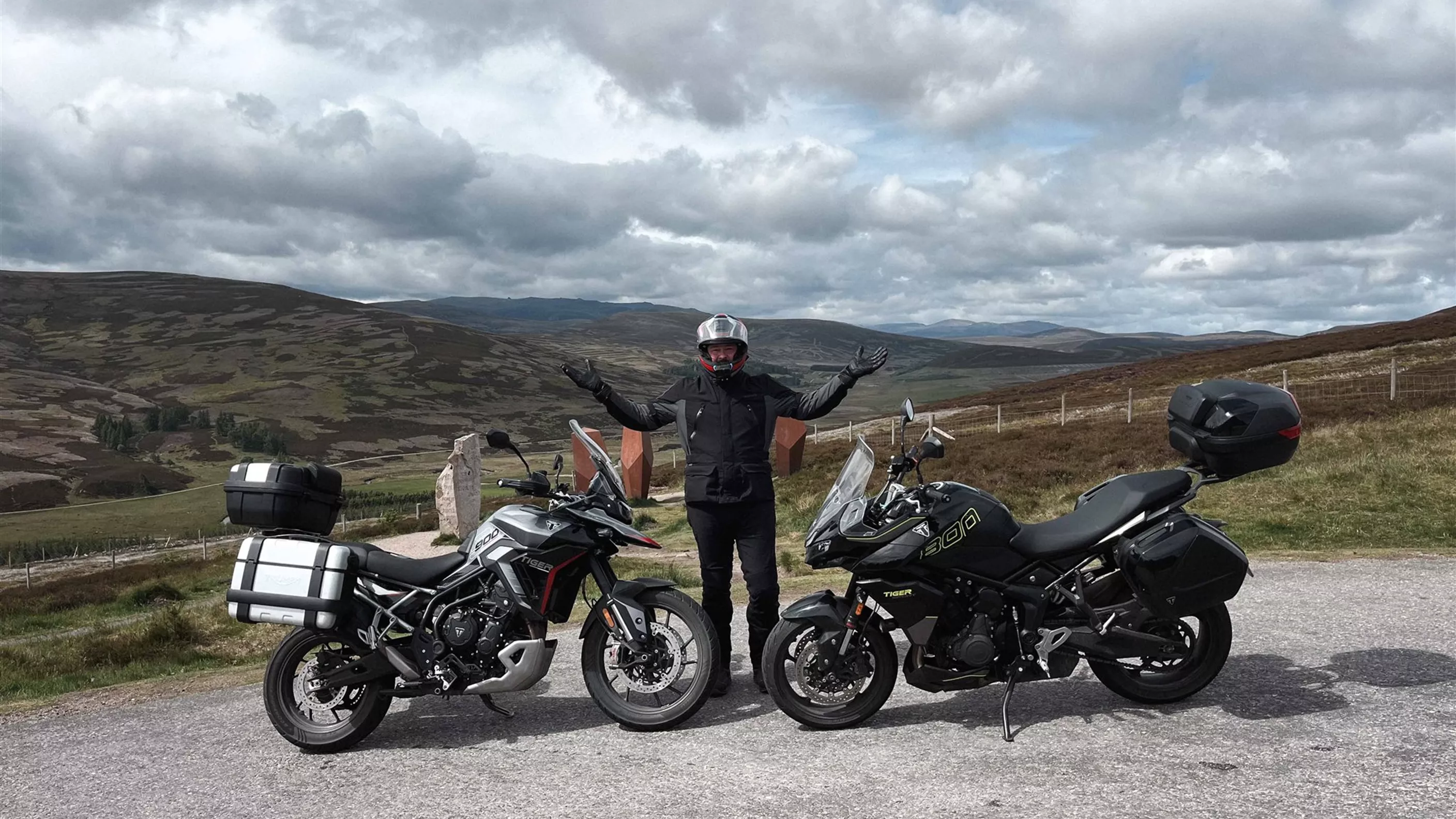 Triumph Tiger 900 GT Pro vs. Tiger Sport 800 en Comparativa Triumph Tiger 900 GT Pro vs. Tiger Sport 800 en Comparativa