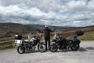 Triumph Tiger 900 GT Pro vs. Tiger Sport 800 im Vergleich Triumph Tiger 900 GT Pro vs. Tiger Sport 800 im Vergleich