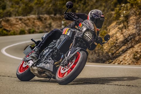 Suzuki GSX-8T & GSX-8TT 2025: Retro-Stil mit moderner Technik