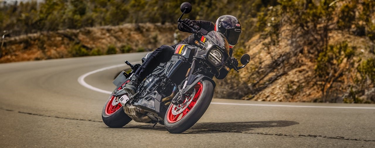Suzuki GSX-8T & GSX-8TT 2025: Retro-Stil mit moderner Technik