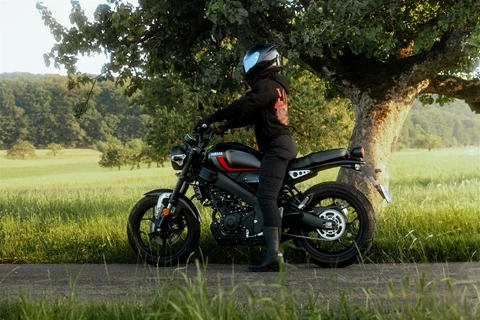Yamaha XSR 125 im Fahrtest: Einsteigerin teilt ihre Erfahrung Yamaha XSR 125 im Fahrtest: Einsteigerin teilt ihre Erfahrung