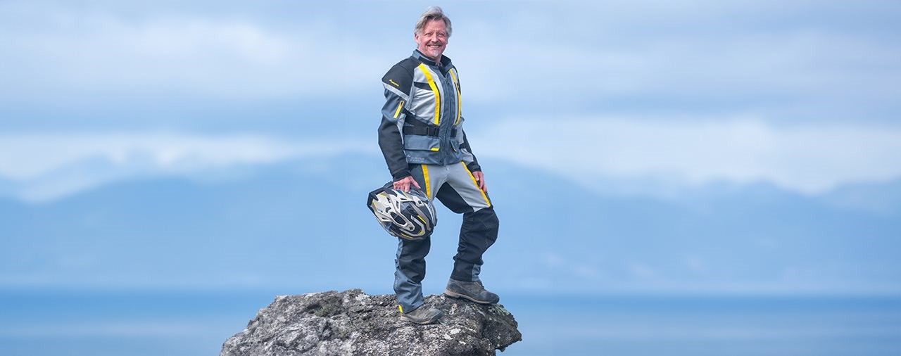 Touratech Compañero Worldtrack: Neuer Textilanzug für jedes Abent