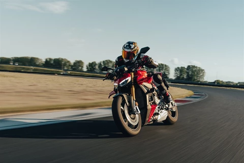 Ducati Streetfighter V4S 2025 im Test auf Straße und Rennstrecke Ducati Streetfighter V4S 2025 im Test auf Straße und Rennstrecke