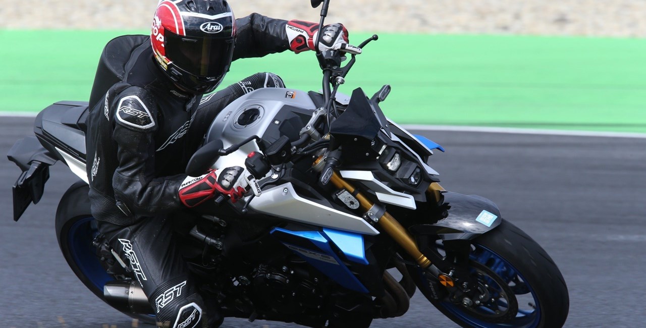 Suzuki GSX-S1000 im Test auf der Rennstrecke
