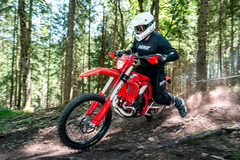 Die Beta RR X-Pro 2026 Enduro-Modelle im Test Die Beta RR X-Pro 2026 Enduro-Modelle im Test