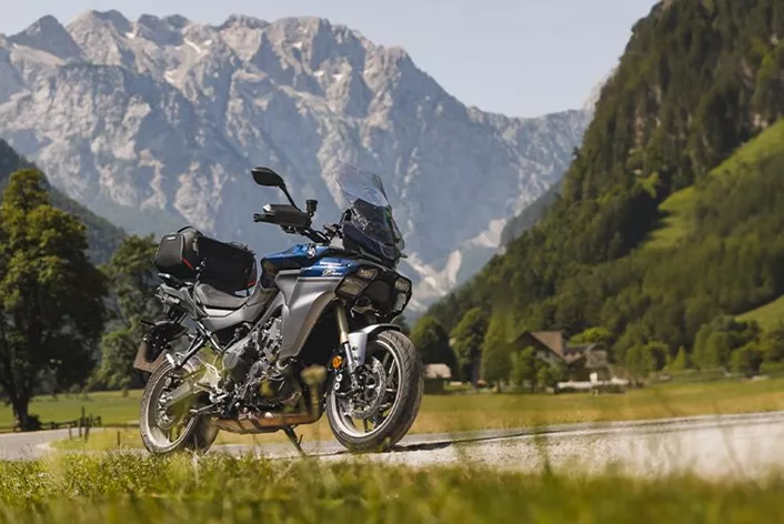 In the midst of an epic crossover tour through Slovenia, we're putting the new Yamaha Tracer 9 GT+ with Y-AMT to the test. Over 1000 kilometers of exciting curves and pure high-tech. It delivers the signature Tracer riding excitement but also makes a potentially serious misstep.