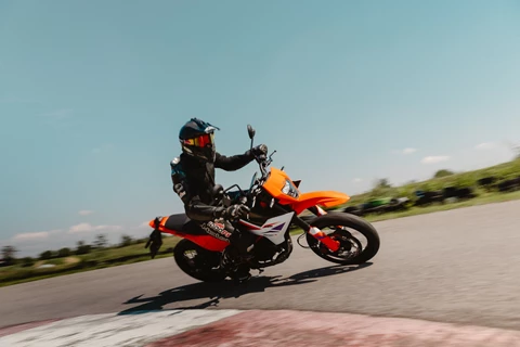 KTM 390 SMC R - Erster Fahrbericht KTM 390 SMC R - Erster Fahrbericht