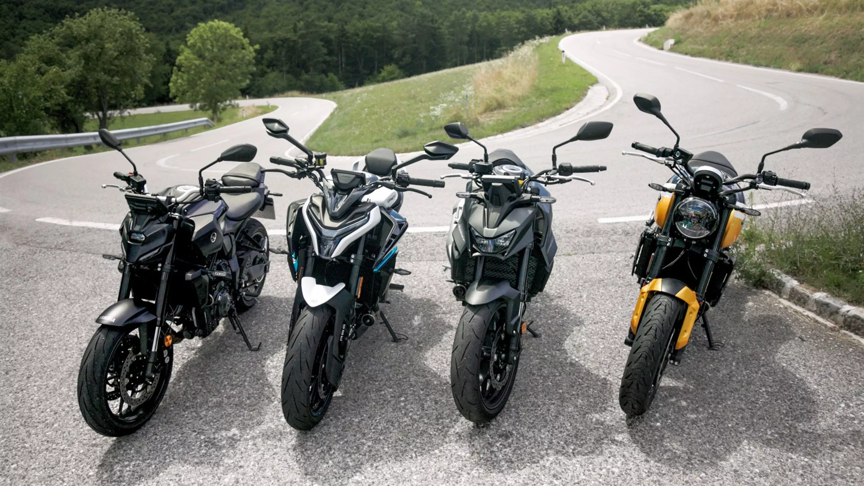 Primerjalni test srednjerazrednih naked motociklov do 95 KM 2025 Primerjalni test srednjerazrednih naked motociklov do 95 KM 2025