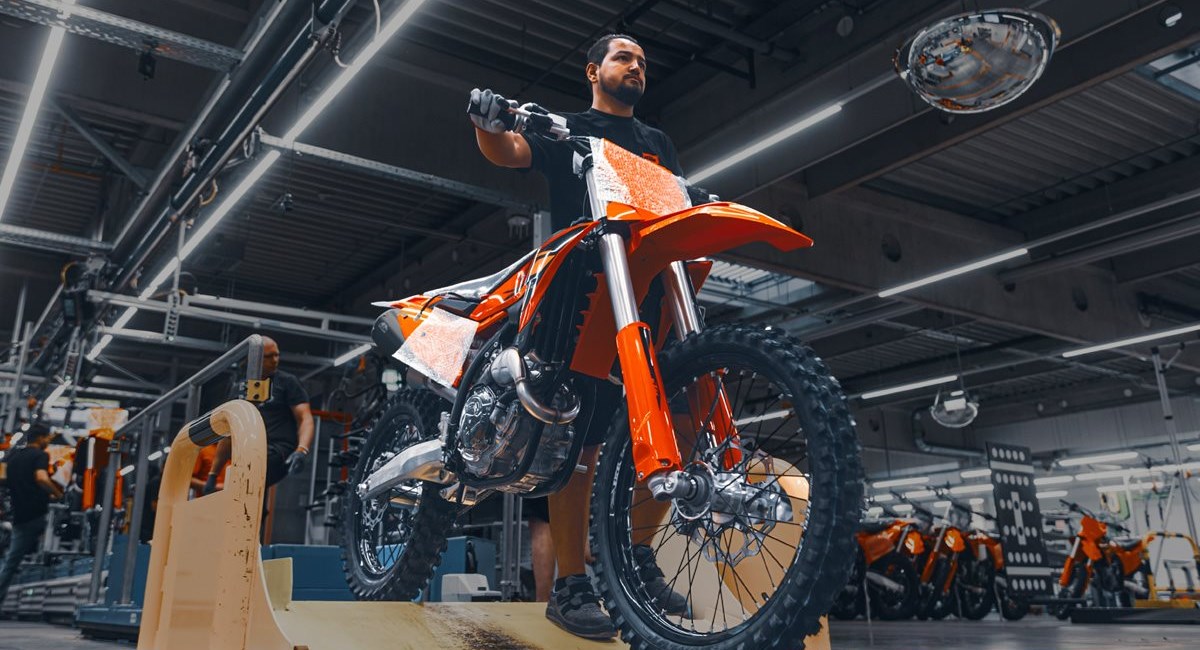 KTM startet Produktion und kündigt 2026er Offroad-Modelle an