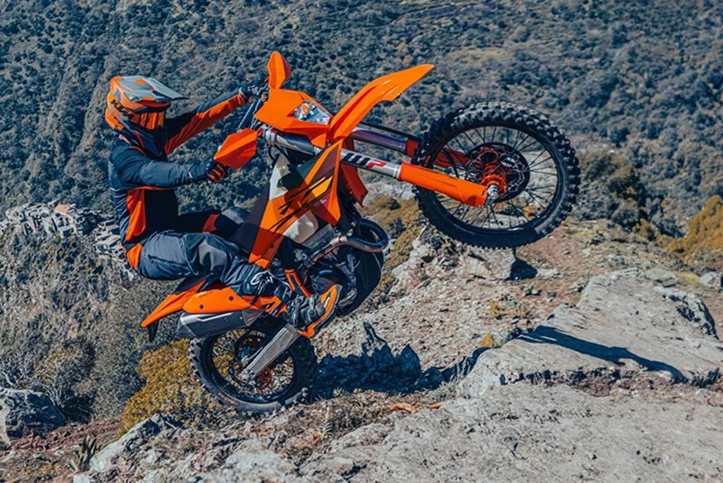 KTM launches the 2026 Enduro lineup into the race. With new names, enhanced technology, and a striking design, these bikes are set to conquer any competition and the toughest trails.
