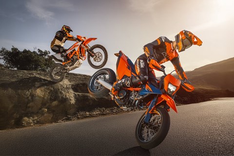KTM 690 Enduro R und KTM 690 SMC R 2026