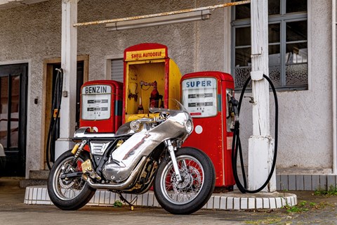 Royal Enfield Continental GT 650 Custom "Schatten" enthüllt