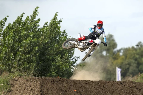 Yamaha YZ450F 2026 Test: Mehr Kontrolle, Speed & Fahrspaß Yamaha YZ450F 2026 Test: Mehr Kontrolle, Speed & Fahrspaß