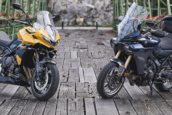 Triumph Tiger Sport 800 vs Yamaha Tracer 9 GT+ Y-AMT im Test