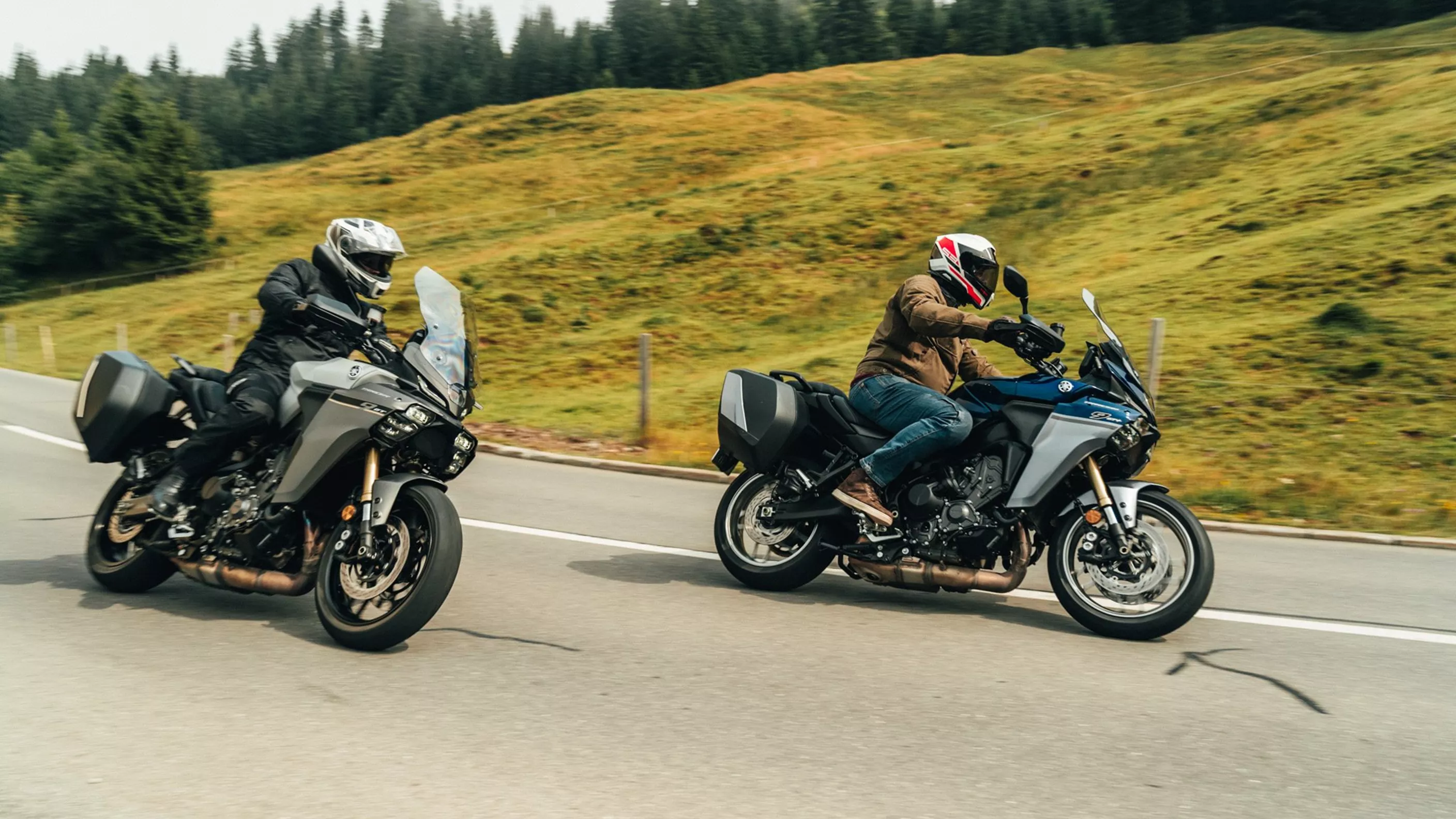 Yamaha Tracer 9 GT face à la version high-tech GT+ Yamaha Tracer 9 GT face à la version high-tech GT+