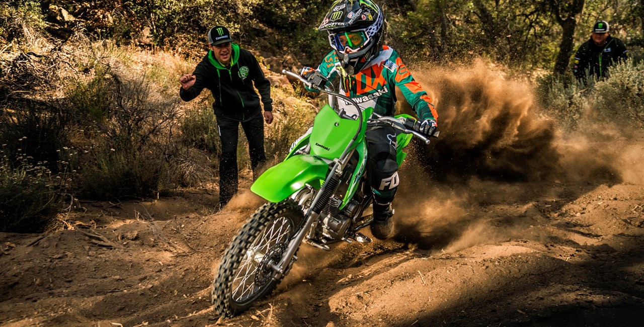Kawasaki KLX140R 2026 bringt junge Offroader ins Gelände