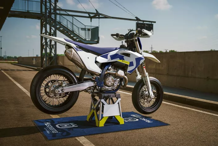 Husqvarna unveils the revamped FS 450 for 2026. With a fresh design, technical upgrades, and smart connectivity, this Supermoto bike is to remain fit for the latest racing demands.