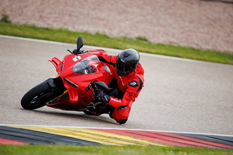 Vanucci VSM-4 & VSM-5: Neue Lederkombis für Sportfahrer