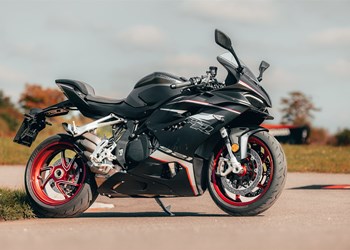 Test QJ Motor SRK 921 RR - MV Agusta-Flair zum Kampfpreis! Test QJ Motor SRK 921 RR - MV Agusta-Flair zum Kampfpreis!