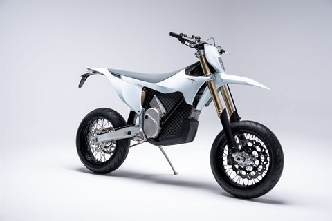 Neue Elektro-Supermoto Stark Varg SM vorgestellt