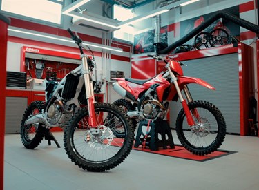 Ducati wagt den Sprung ins Gelände: Neue Offroad-Ära beginnt Ducati wagt den Sprung ins Gelände: Neue Offroad-Ära beginnt