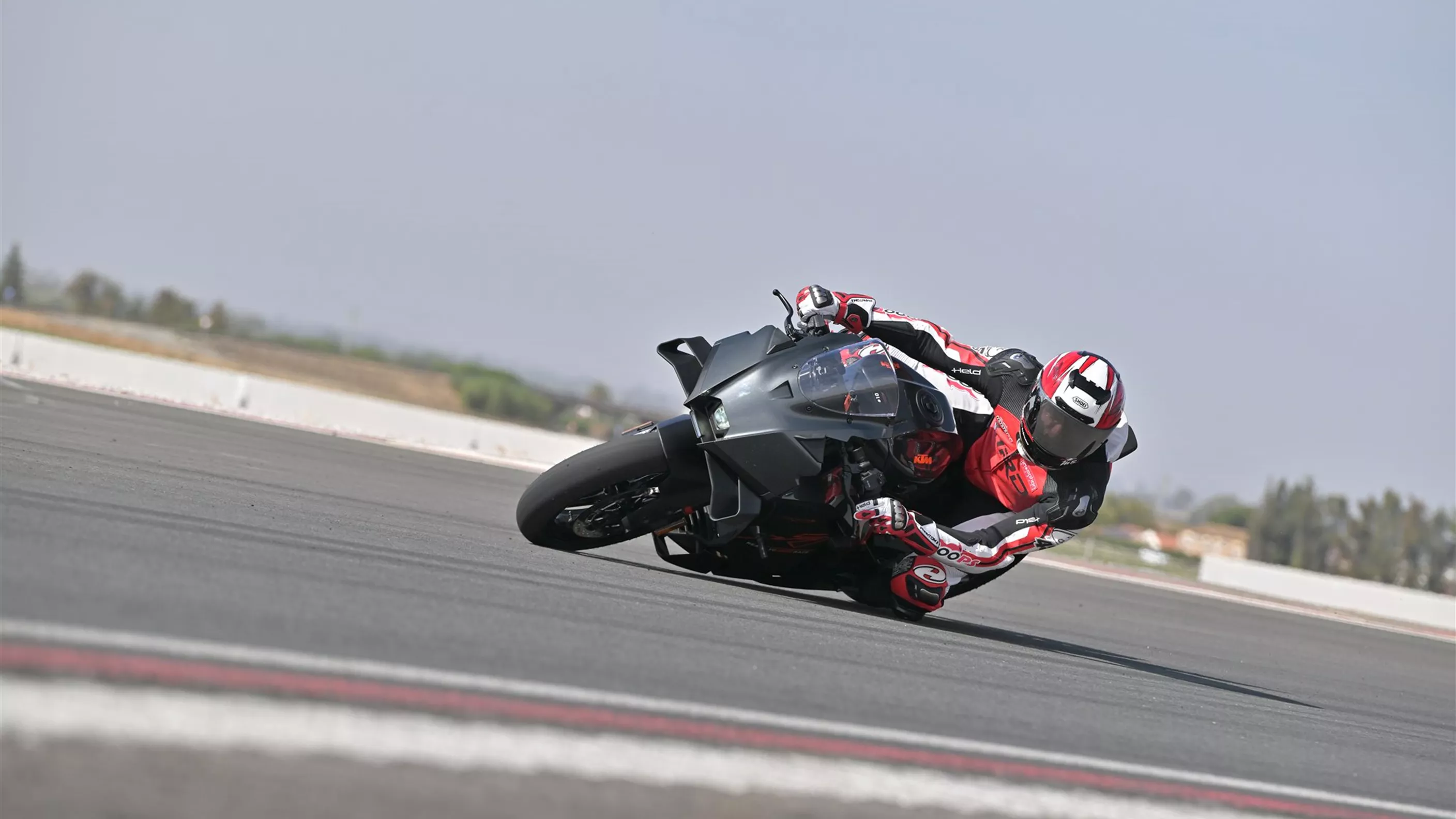 KTM 990 RC R Test: Nov supersport z dovoljenjem za cesto KTM 990 RC R Test: Nov supersport z dovoljenjem za cesto