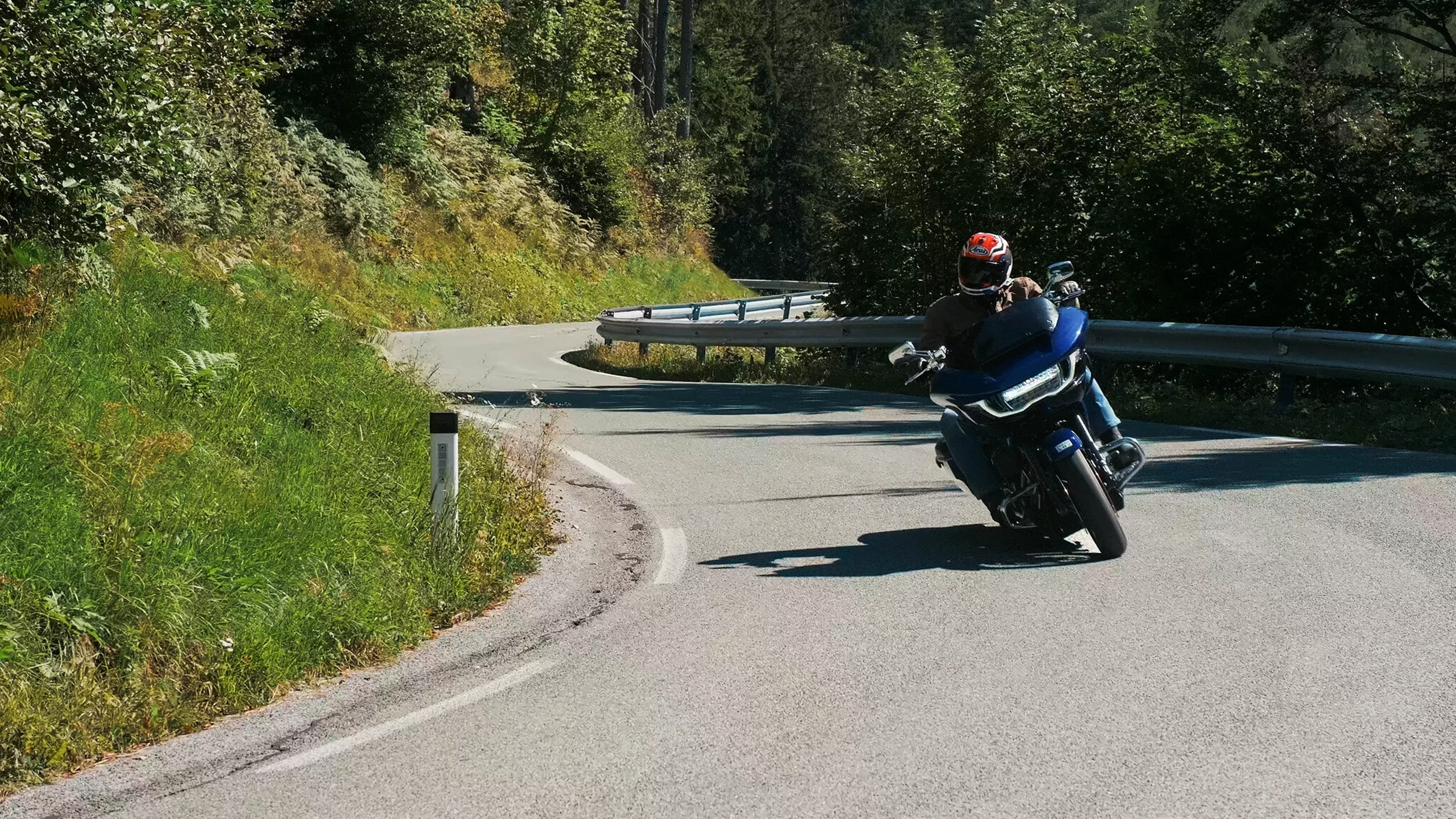 Harley-Davidson CVO Road Glide 2025 na putnom testu Harley-Davidson CVO Road Glide 2025 na putnom testu