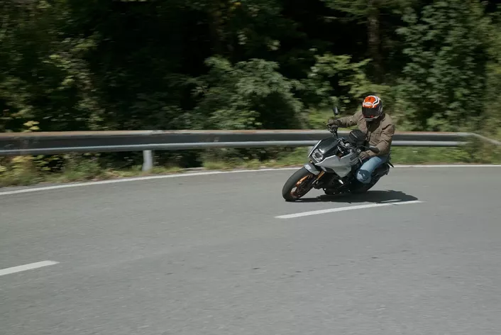 Týždeň na Balkánskej rally so Suzuki Katana ukazuje, že tento stroj je viac než len dizajn. Ako si poradí model GSX-S1000 ako cestovný motocykel?