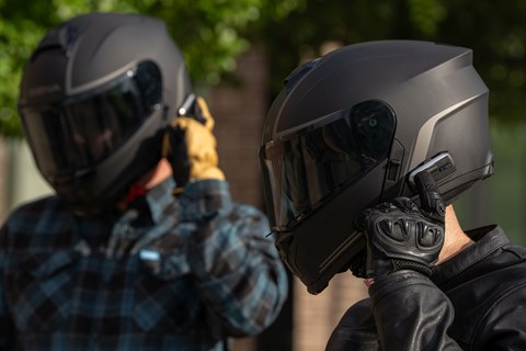 SENA Outrush 2: Klapphelm mit Intercom ab Werk um 349 €