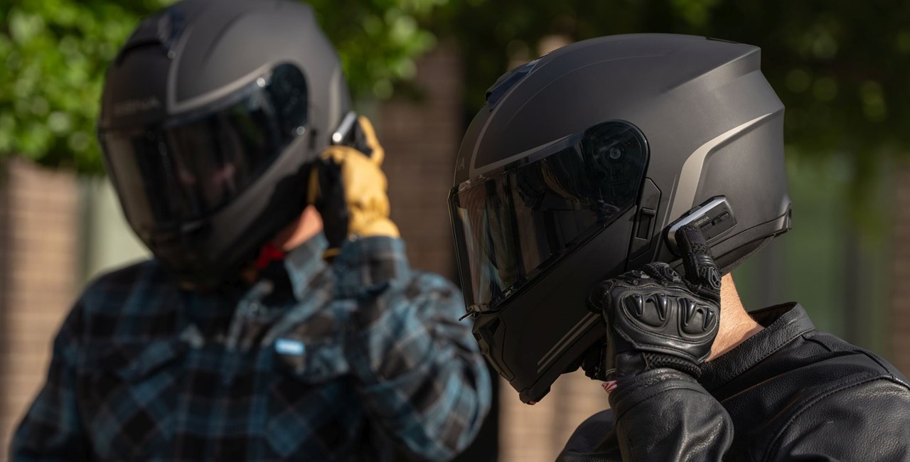 SENA Outrush 2: Klapphelm mit Intercom ab Werk um 349 €