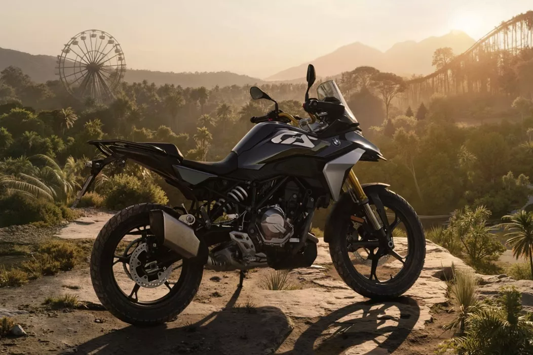 BMW erweitert seine Adventure-Baureihe um die neue F 450 GS für die A2-Klasse. Die kompakte GS soll Leichtfüßigkeit, Technik und typischen GS-Spirit vereinen.