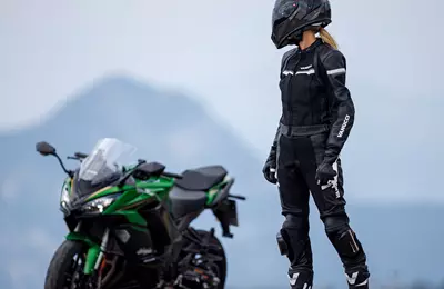 Vanucci VSJ-6 Lederkombi – Komfort und Schutz für Fahrerinnen Vanucci VSJ-6 Lederkombi – Komfort und Schutz für Fahrerinnen