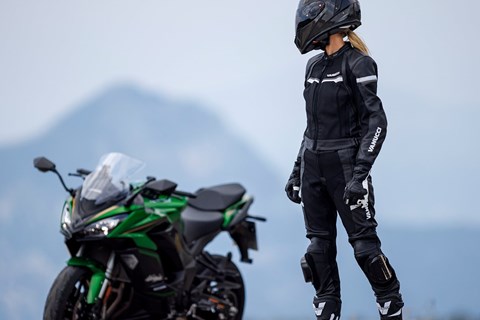 Vanucci VSJ-6 Lederkombi – Komfort und Schutz für Fahrerinnen