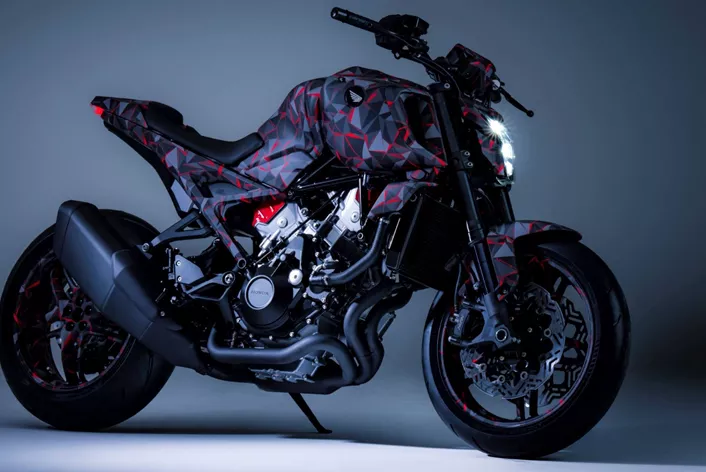 Honda, Milano EICMA 2025'te yeni V3 motoru ve elektronik kontrollü yükleme sistemiyle donatılmış V3R 900 E-Kompressor prototipini tanıtıyor – işte karşınızda konsept motosiklet!