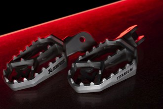 Akrapovič Adventure Footpeg Set Titanium für Reiseenduros