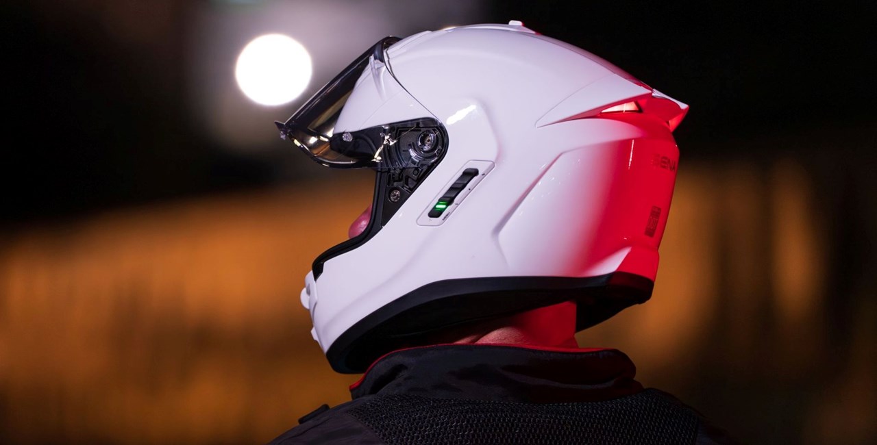 SENA Neuheiten 2025: Neue Intercoms und smarte Helme
