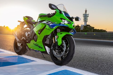 Mehr Aerodynamik! Kawasaki Ninja ZX-10R und ZX-10RR 2026