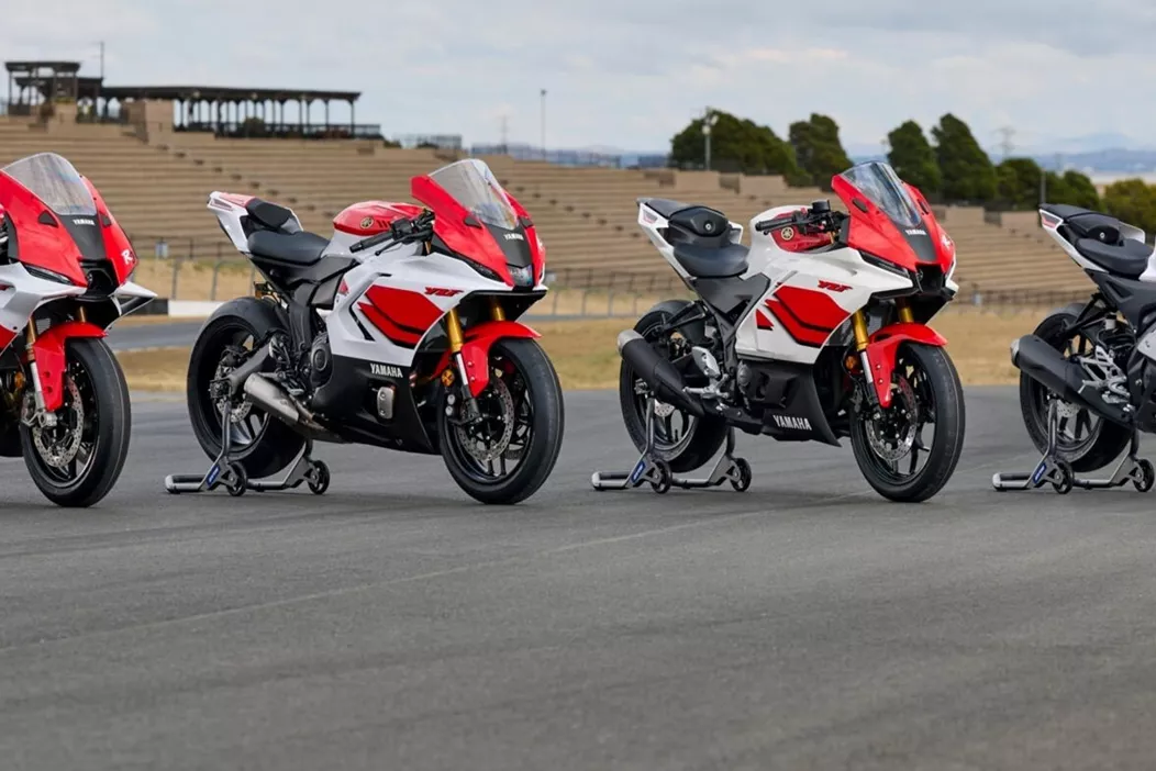 Zum 70-jährigen Firmenjubiläum feiert Yamaha seine Supersport-Modelle R125, R3, R7 und R9 mit einer ikonischen Sonderlackierung in Weiß, Rot und Gold.