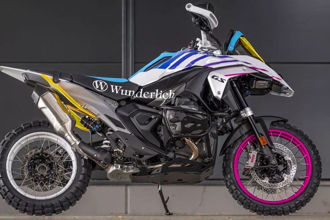 Wunderlich predstavlja BMW R 1300 GS Edition X, konceptno kolo, ki GS preobrazi v radikalno offroad orodje – nepopustljivo, okretno in polno značaja.