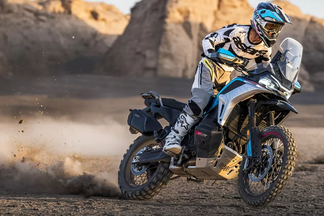CFMOTO stellt auf der EICMA die 1000MT-X vor – das stärkste und technisch anspruchsvollste Adventure-Bike der Marke.