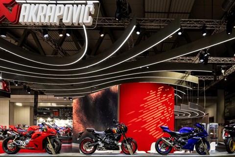 Akrapovič feiert Weltpremiere auf der EICMA 2025