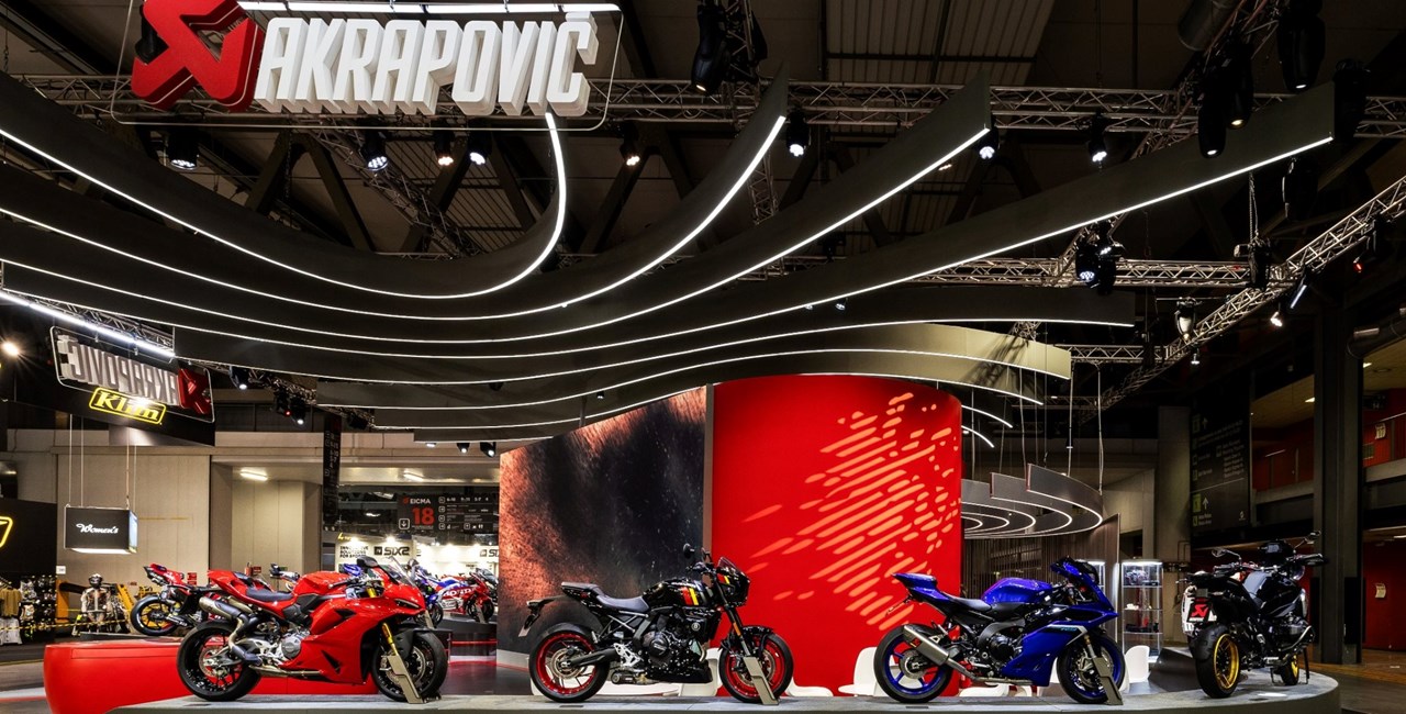 Akrapovič feiert Weltpremiere auf der EICMA 2025