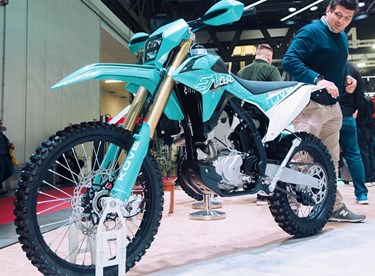 KOVE MX450 Enduro 2026 – Neue Offroad-Waffe aus China